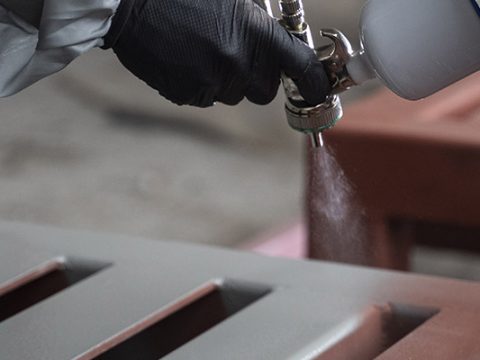 Como pintar metal com ferrugem?