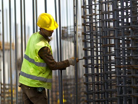 O que é tinta com proteção anticorrosiva e quais os benefícios para a pintura industrial