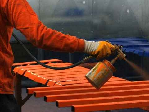 Fábrica de tintas industriais: como escolher a melhor parceira para sua indústria